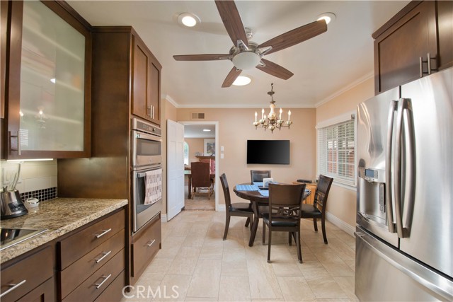 Detail Gallery Image 9 of 26 For 16534 Bosque Dr, Encino,  CA 91436 - 3 Beds | 2/1 Baths