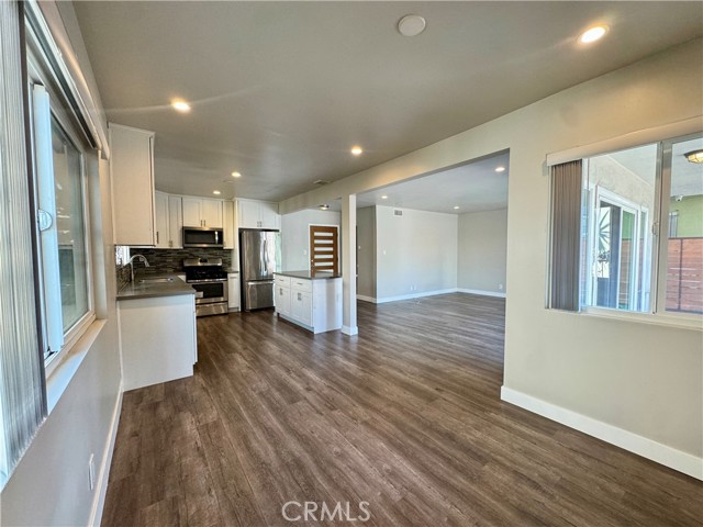 Detail Gallery Image 5 of 23 For 2040 S Sherbourne Dr #1,  Los Angeles,  CA 90034 - 3 Beds | 2 Baths