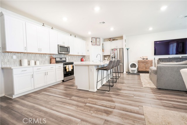 Detail Gallery Image 8 of 25 For 15630 Raptor Rd, Moreno Valley,  CA 92551 - 4 Beds | 2 Baths