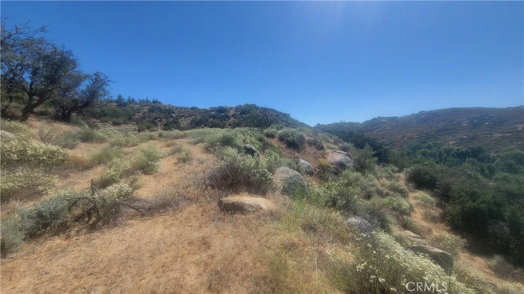 48775 Leaning Rock Court