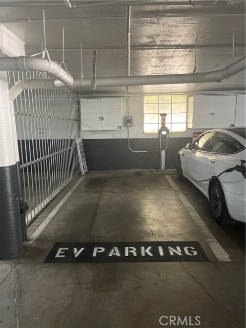 Detail Gallery Image 14 of 16 For 750 N Kings Rd #325,  West Hollywood,  CA 90069 - 1 Beds | 1 Baths