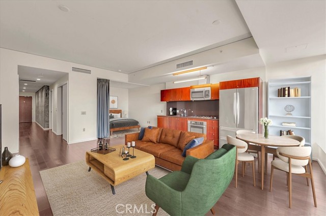 Detail Gallery Image 2 of 26 For 1155 S Grand Ave #811,  Los Angeles,  CA 90015 - 1 Beds | 1 Baths