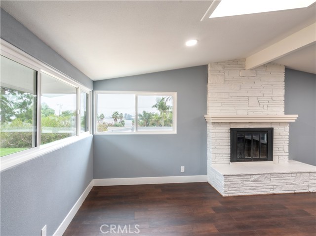 Detail Gallery Image 5 of 19 For 341 Grandview Cir, Camarillo,  CA 93010 - 2 Beds | 1 Baths