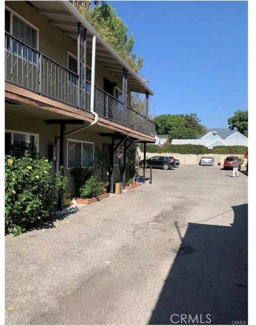 253 E Villa Street, Pasadena CA: https://media.crmls.org/medias/547241c0-953d-43e5-a8cf-7e7f9490ca44.jpg