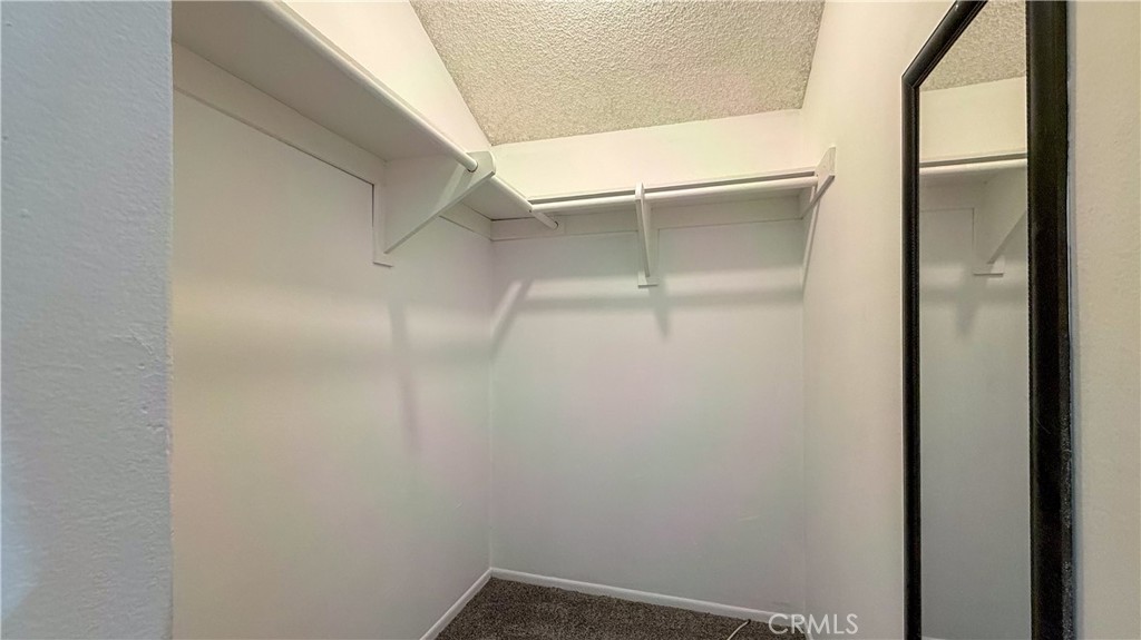 https://media.crmls.org/medias/5472b065-560f-4906-bc18-8b638bd64682.jpg?preset=X-Large