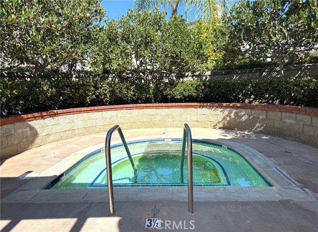48 Hawksmoor, Aliso Viejo CA: https://media.crmls.org/medias/5472d032-ddf6-404c-b9a5-39a64c9b4521.jpg