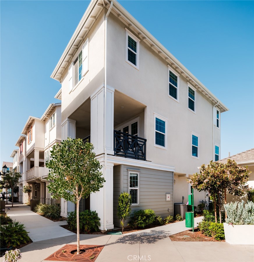 1090 N Anaheim Blvd #2