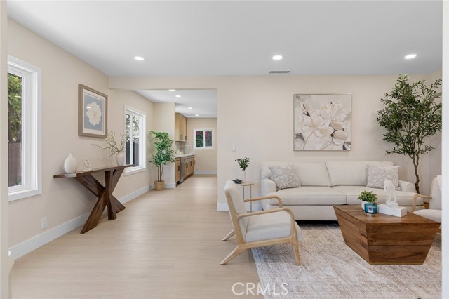 11091 Ranger Drive, Los Alamitos CA: https://media.crmls.org/medias/54735189-9b56-483d-801f-9c5a7f870c35.jpg
