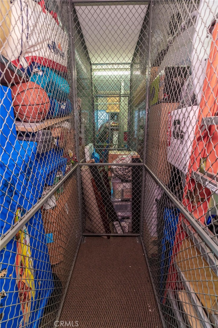 https://media.crmls.org/medias/5473a3f1-9eaa-43d0-9cea-1b321a46b85d.jpg?preset=X-Large