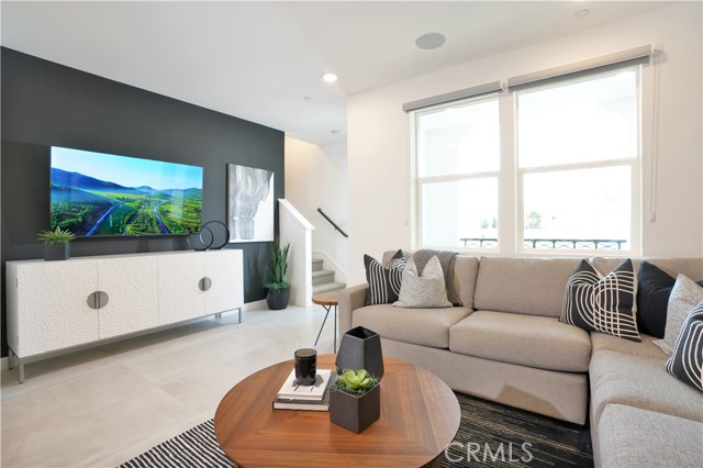 Detail Gallery Image 14 of 22 For 2317 W Broadway, Anaheim,  CA 92804 - 2 Beds | 2/2 Baths