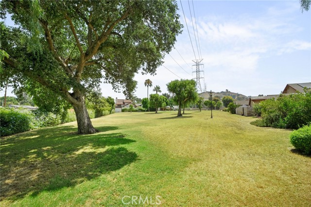 339 W Dawson Court, Glendora CA: https://media.crmls.org/medias/54743314-694a-4a23-8f86-f24a5a0a2fdf.jpg