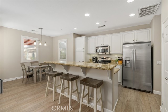 Detail Gallery Image 10 of 24 For 31207 Strawberry Tree, Temecula,  CA 92592 - 2 Beds | 2 Baths