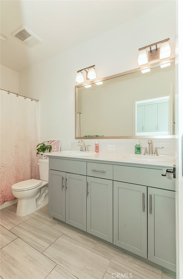 https://media.crmls.org/medias/54762a15-dd00-405a-b5f7-24d36e77eb5e.jpg?preset=X-Large