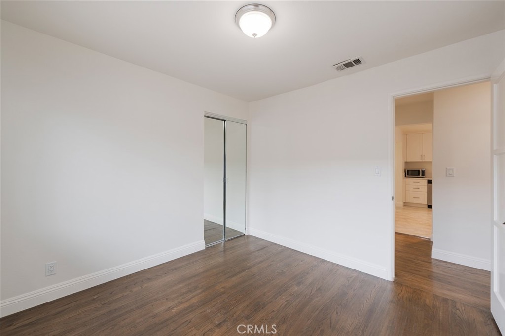 MLS #OC25244856 image #9