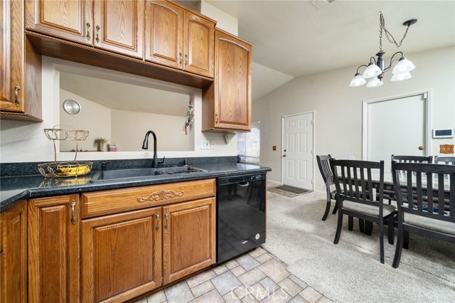 Detail Gallery Image 14 of 49 For 15486 Yates Rd, Victorville,  CA 92395 - 3 Beds | 2 Baths