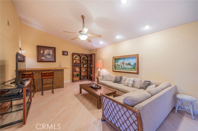 33 Oaktree Lane, Rolling Hills Estates, California 90274, 2 Bedrooms Bedrooms, ,3 BathroomsBathrooms,Residential,Sold,Oaktree,OC22217896