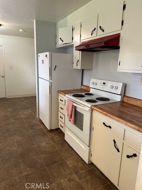 Detail Gallery Image 8 of 24 For 2915 Rancho Vista Dr, Lucerne,  CA 95458 - 3 Beds | 1 Baths