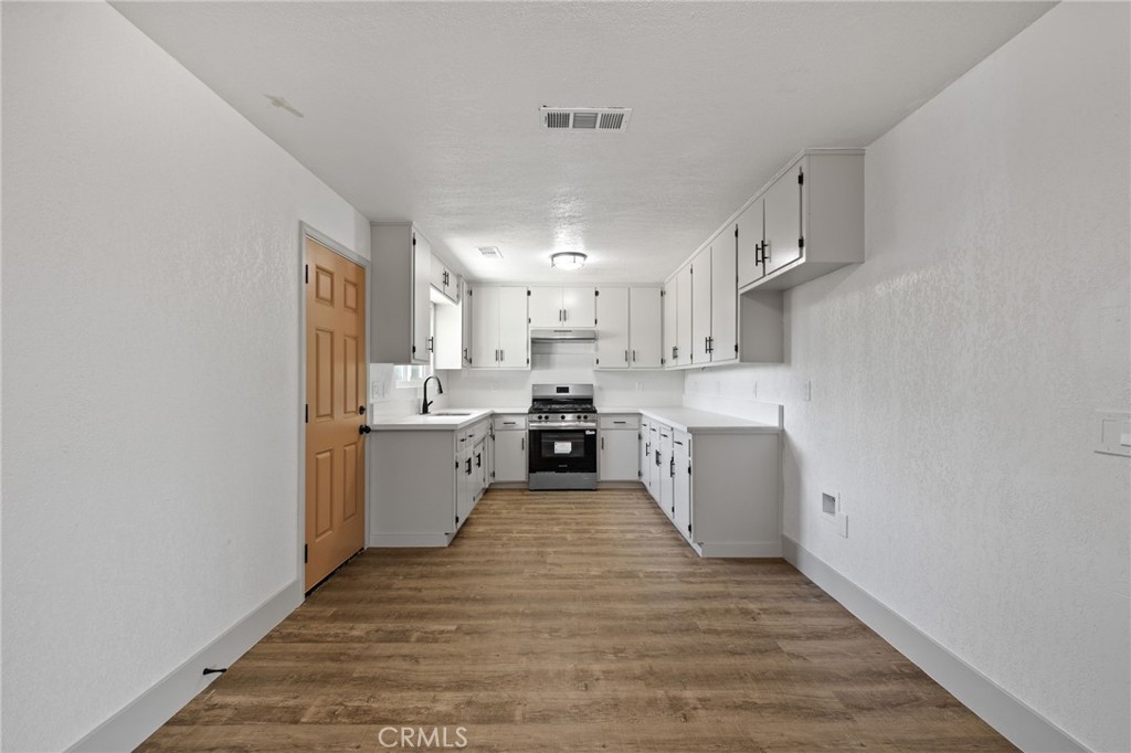 https://media.crmls.org/medias/5478a2a0-2979-4311-bed2-71d77ea17ff6.jpg?preset=X-Large