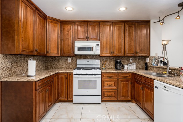 Detail Gallery Image 10 of 39 For 176 Calle Renata, San Dimas,  CA 91773 - 4 Beds | 2/1 Baths