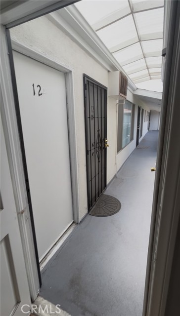 1036 S Normandie Avenue, Los Angeles CA: https://media.crmls.org/medias/5479b644-e423-40ff-a61a-d834e26aed15.jpg