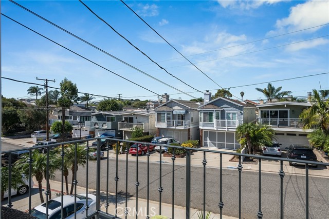 1718 Carver Street, Redondo Beach, California 90278, 3 Bedrooms Bedrooms, ,2 BathroomsBathrooms,Residential,Sold,Carver,SB22211906