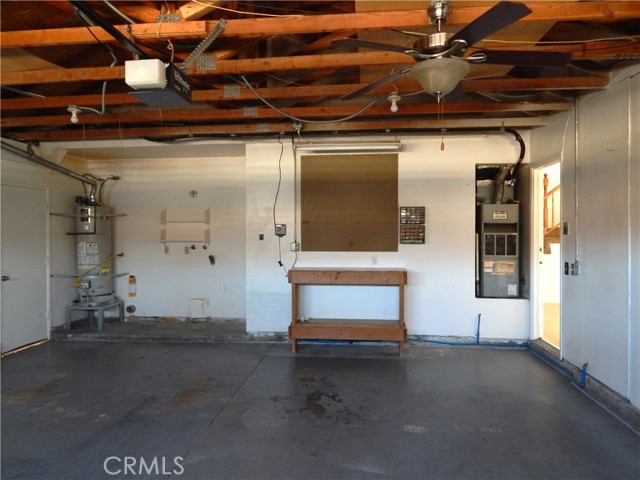 1829 Rockcrest Drive, Corona CA: https://media.crmls.org/medias/547acd89-ab1e-4482-9752-bf1d983674aa.jpg