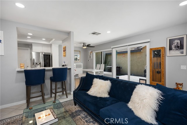 40 Tangerine, Irvine CA: https://media.crmls.org/medias/547bbb5d-4406-4df3-8d85-119207f42473.jpg