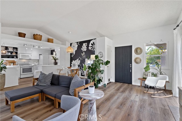 27781 Spring Meadow Court, Menifee CA: https://media.crmls.org/medias/547bd05e-4f73-4657-87c5-886470e73a34.jpg