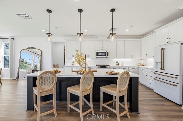 Detail Gallery Image 17 of 74 For 28445 Sunny Ridge Terrace, Castaic,  CA 91384 - 4 Beds | 3/1 Baths