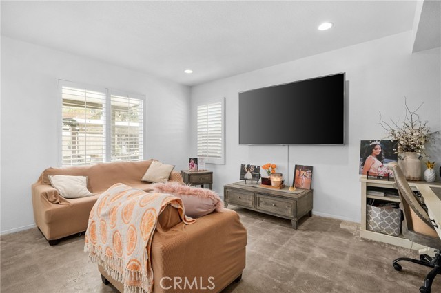 Detail Gallery Image 5 of 37 For 2189 Stonewood, Mentone,  CA 92359 - 5 Beds | 3/1 Baths