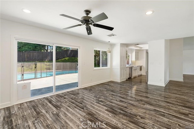 2169 Coalfax Court, Thousand Oaks CA: https://media.crmls.org/medias/547c9af0-cc4d-473c-9633-0ba82df4df6e.jpg