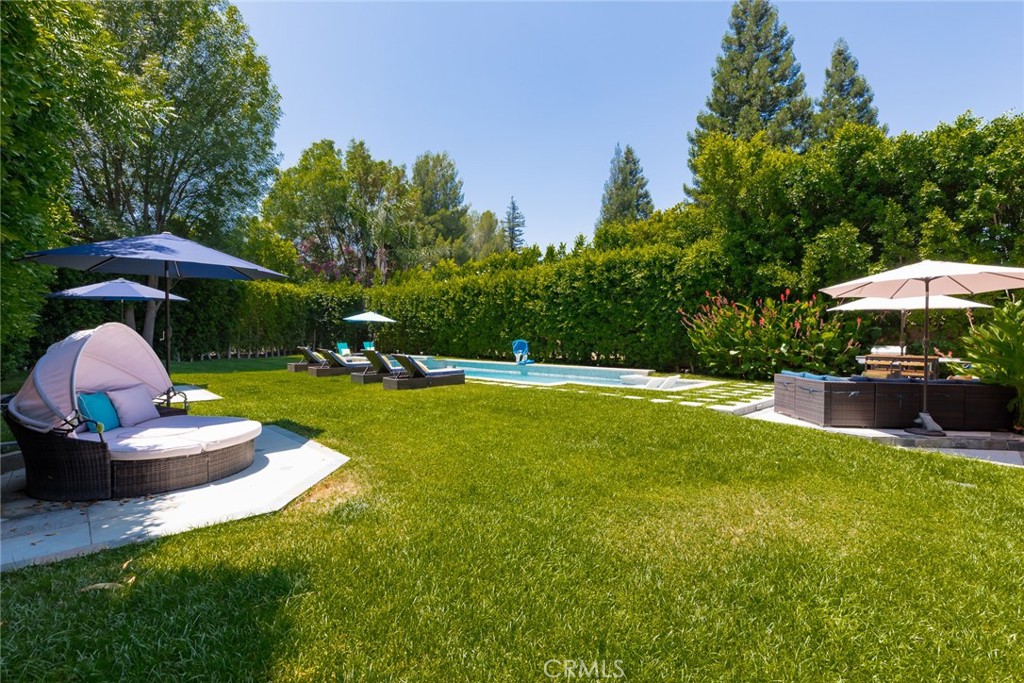 https://media.crmls.org/medias/547cd7d8-1759-43fd-922e-d7ca1a9258ed.jpg?preset=X-Large