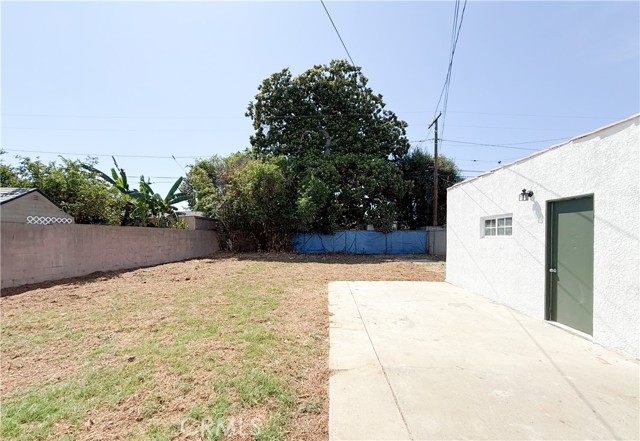 Detail Gallery Image 17 of 19 For 405 S Bradfield Ave, Compton,  CA 90221 - 3 Beds | 2 Baths