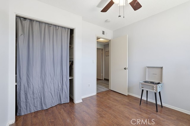 Detail Gallery Image 21 of 51 For 29223 Flowerpark Dr, Canyon Country,  CA 91387 - 3 Beds | 2 Baths