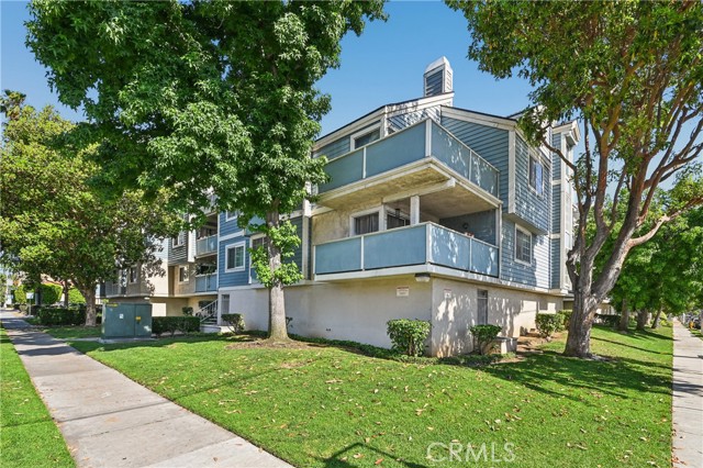 628 Daisy Avenue, Long Beach CA: https://media.crmls.org/medias/547e8611-8839-4b6a-8d6d-a63500e27400.jpg