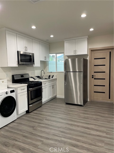 10941 Oro Vista Avenue, Sunland CA: https://media.crmls.org/medias/547f0d3d-7540-4938-9234-e20f908218c6.jpg