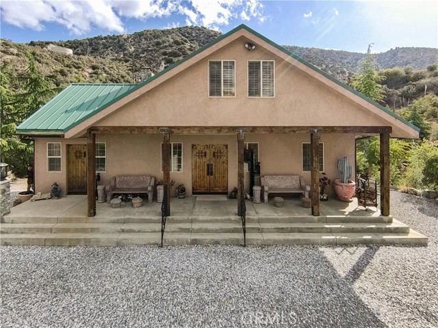 Detail Gallery Image 2 of 45 For 1870 Oak Springs Valley Rd, Wrightwood,  CA 92397 - 2 Beds | 2 Baths