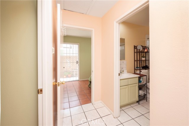 1203 E 33rd Street, Los Angeles CA: https://media.crmls.org/medias/547f184a-9fc2-4959-8699-f9d279d988bf.jpg