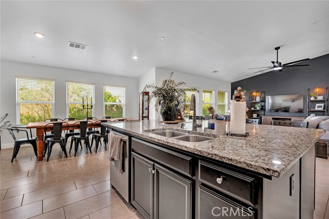 Detail Gallery Image 21 of 66 For 1765 Clearwater St, Tulare,  CA 93274 - 4 Beds | 2 Baths