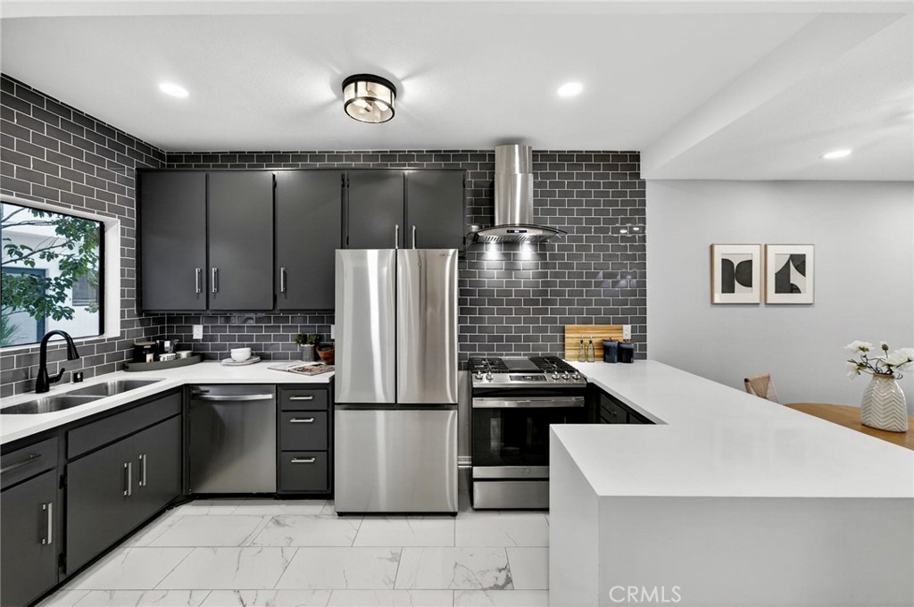 2500 Abbot Kinney Boulevard #9