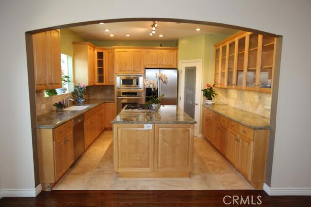 215 Irena Avenue, Redondo Beach, California 90277, 4 Bedrooms Bedrooms, ,3 BathroomsBathrooms,Residential,Sold,Irena,S11023009