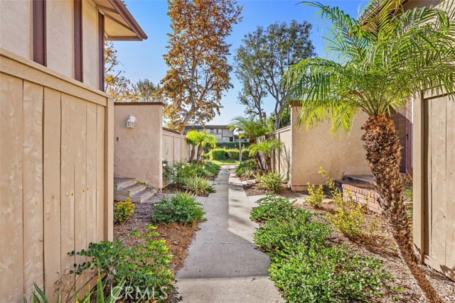 Detail Gallery Image 1 of 41 For 26253 via Roble #14,  Mission Viejo,  CA 92691 - 2 Beds | 1/1 Baths