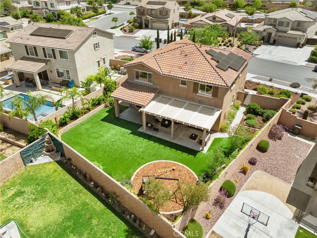 https://media.crmls.org/medias/54814cdd-7018-49ab-9244-463d44078f43.jpg?preset=X-Large