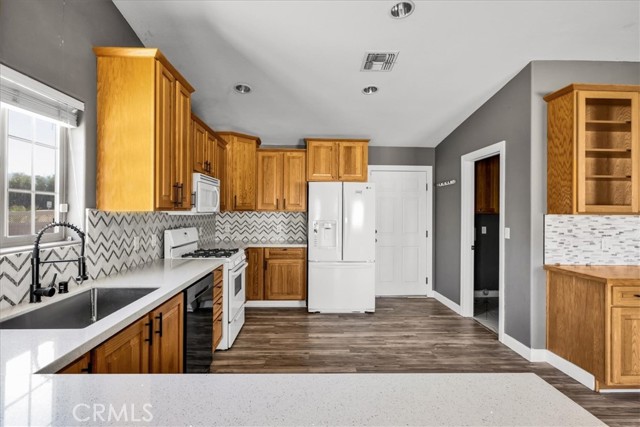 Detail Gallery Image 13 of 47 For 4709 Saddlehorn, Twentynine Palms,  CA 92277 - 3 Beds | 2 Baths