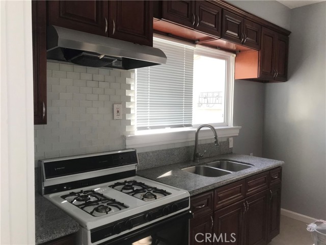 254 E Glenarm Street, Pasadena CA: https://media.crmls.org/medias/54834667-321f-449f-b92e-046a84e61a2d.jpg