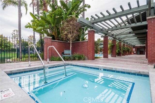 32 Malaga Place, Manhattan Beach, California 90266, 2 Bedrooms Bedrooms, ,1 BathroomBathrooms,Residential,Sold,Malaga,SB17034597