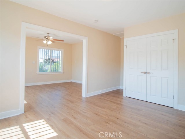 1805 W 35th Street, Los Angeles CA: https://media.crmls.org/medias/54842818-3b4a-4537-9d36-02a6ec9f3db4.jpg