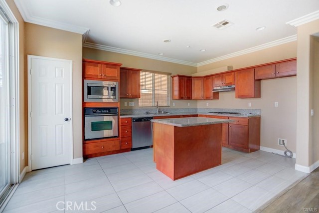 Detail Gallery Image 16 of 38 For 6273 Long Cove Dr, Fontana,  CA 92336 - 3 Beds | 2/1 Baths