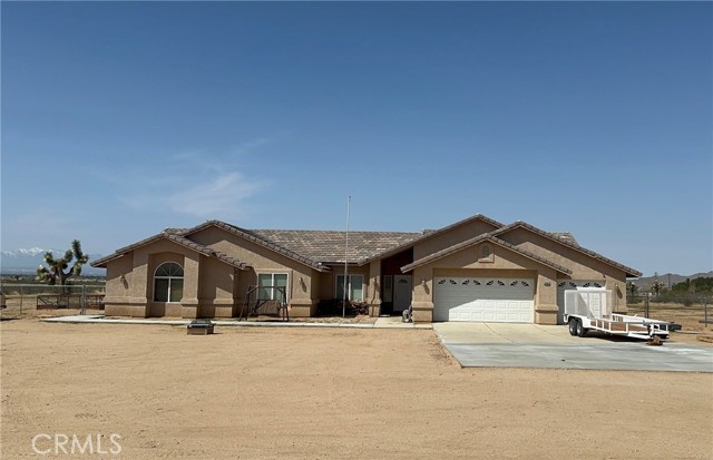 Detail Gallery Image 1 of 30 For 15454 Mustang Ave, Apple Valley,  CA 92307 - 4 Beds | 3 Baths