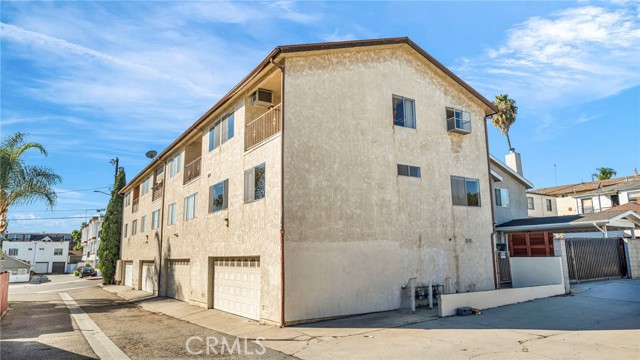 824 W 6th Street, San Pedro CA: https://media.crmls.org/medias/54855bf6-c622-4de2-8b1d-95d6504fcc86.jpg